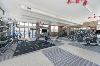 24 Hr. Fitness Studio With Free Weights